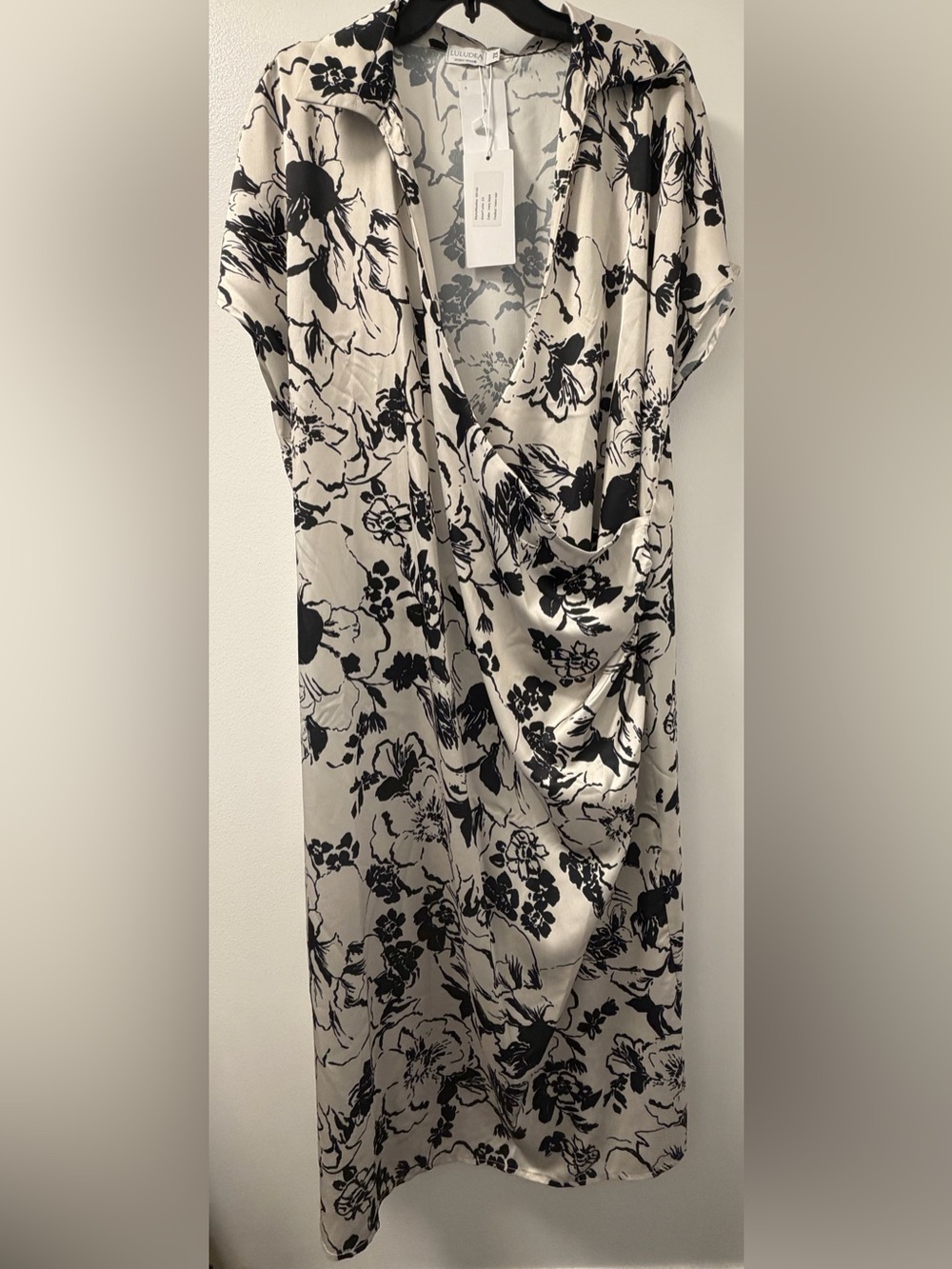 NWT LULUDEA Italy Ivory & Black Floral Draped Midi Dress – Size 2X